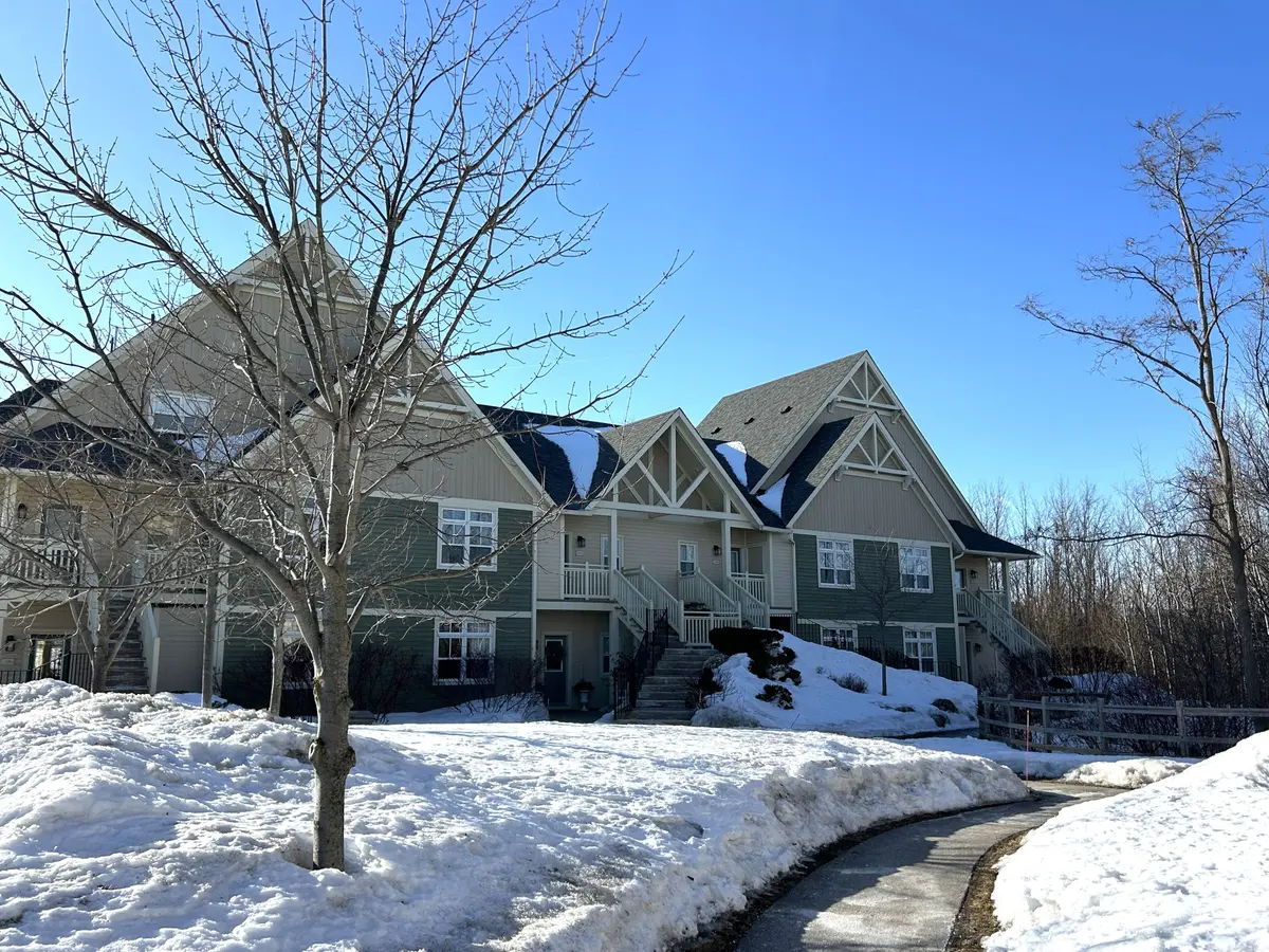 130 Fairway CT #135, Blue Mountains, ON L9Y 0P8