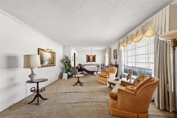 Dallas, TX 75214,6615 Ridgemont Drive