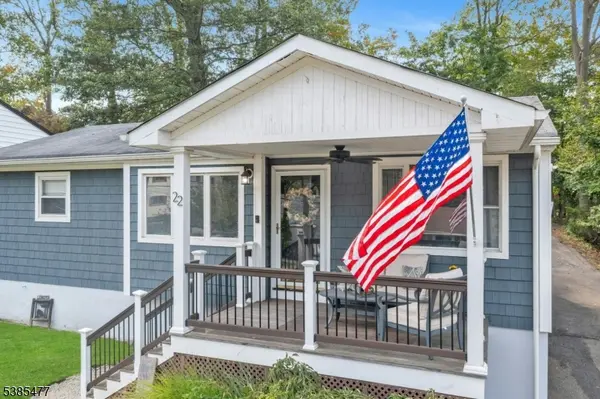 22 Bannehr St, Oakland Boro, NJ 07436