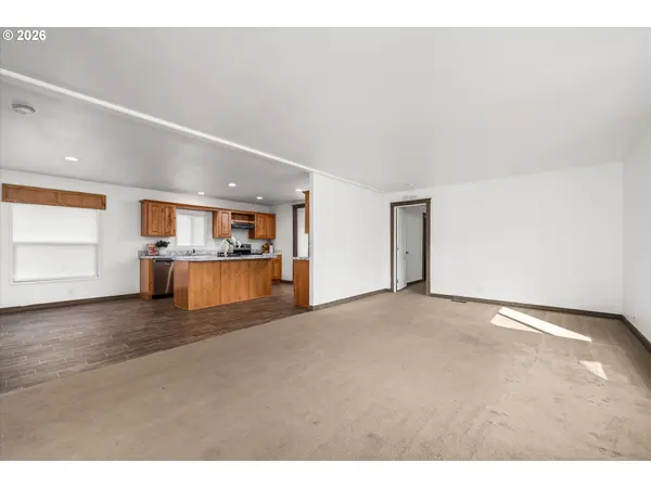 975 N 16TH ST, Cottage Grove, OR 97424