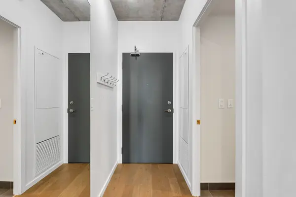 21 Lawren Harris SQ #310, Toronto C08, ON M5A 0T4