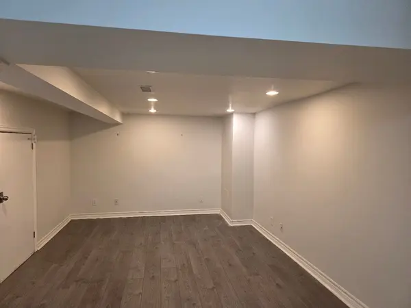 44 Billingsgate CRES, Ajax, ON L1S 2R8