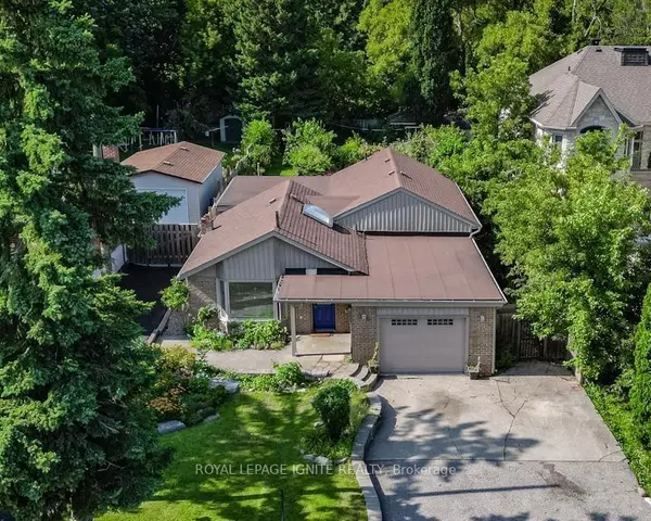 878 Strouds LN, Pickering, ON L1V 1H2