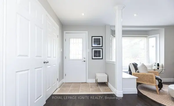 878 Strouds LN, Pickering, ON L1V 1H2