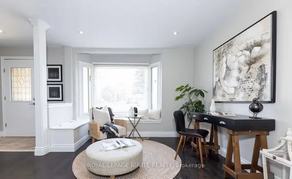 878 Strouds LN, Pickering, ON L1V 1H2