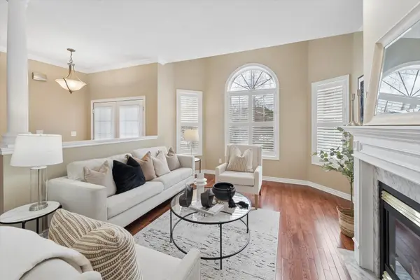 1886 Pine Grove AVE, Pickering, ON L1V 7C6