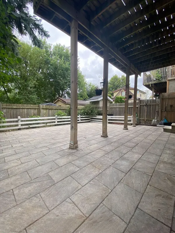 343 Pine AVE #Basement, Oshawa, ON L1J 2H6