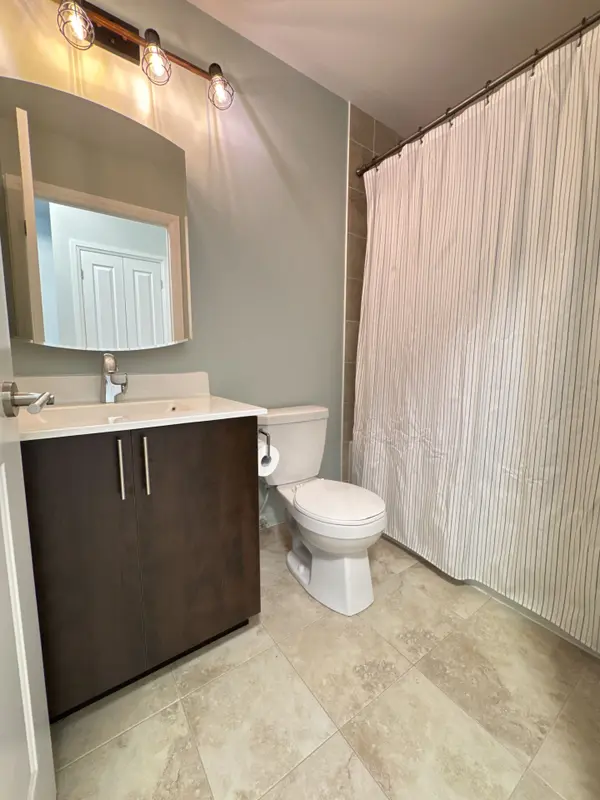 520 Steeles AVE W #810, Vaughan, ON L4J 0H2