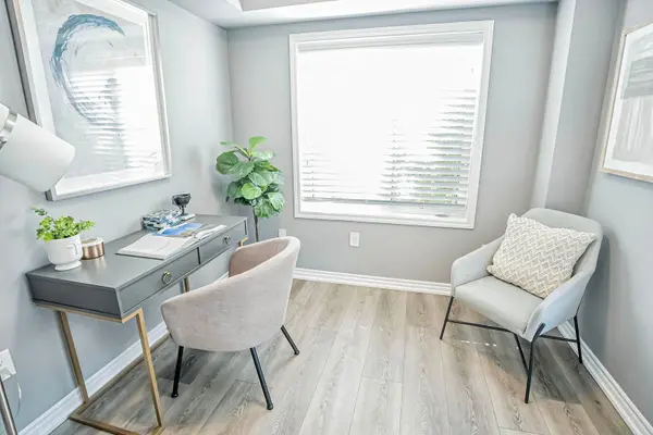 172 Thomas Phillips DR, Aurora, ON L4G 0X8