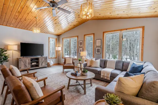 6193 30th Side Road, Essa, ON L0M 1T0