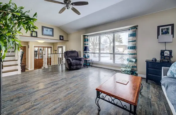 77 2nd Street CRES, Hanover, ON N4N 3K3