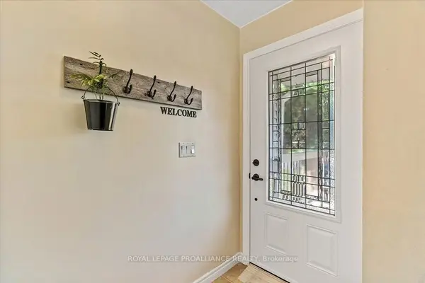 16 Centre CT, Quinte West, ON K0K 2C0