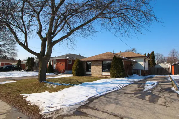 918 Upper Ottawa ST, Hamilton, ON L8T 3V7