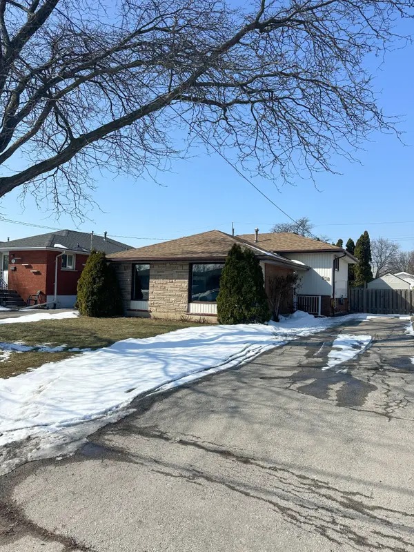 918 Upper Ottawa ST, Hamilton, ON L8T 3V7