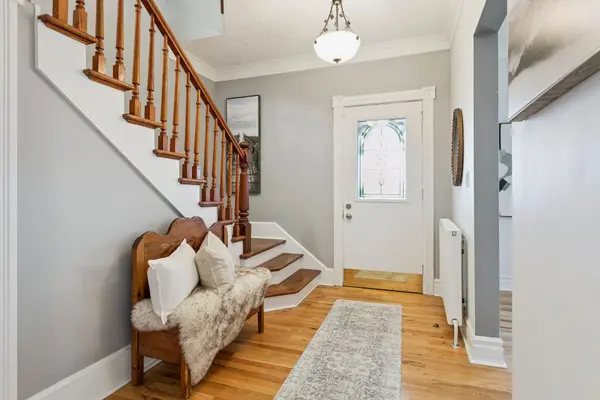 132 QUEEN ST W, Cambridge, ON N3C 1G3