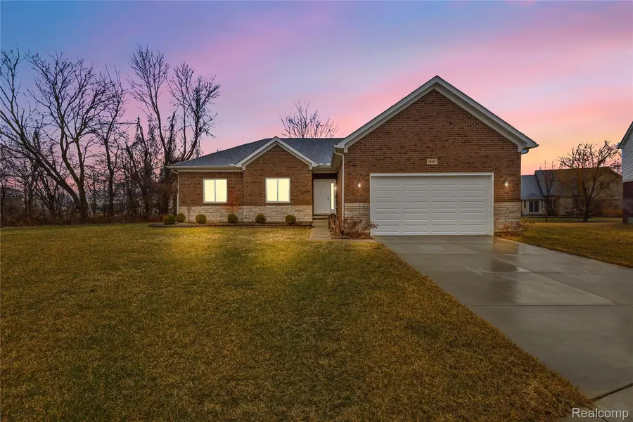 38557 Mountain Ash CT, Clintonchartertownship_macomb, MI 48036