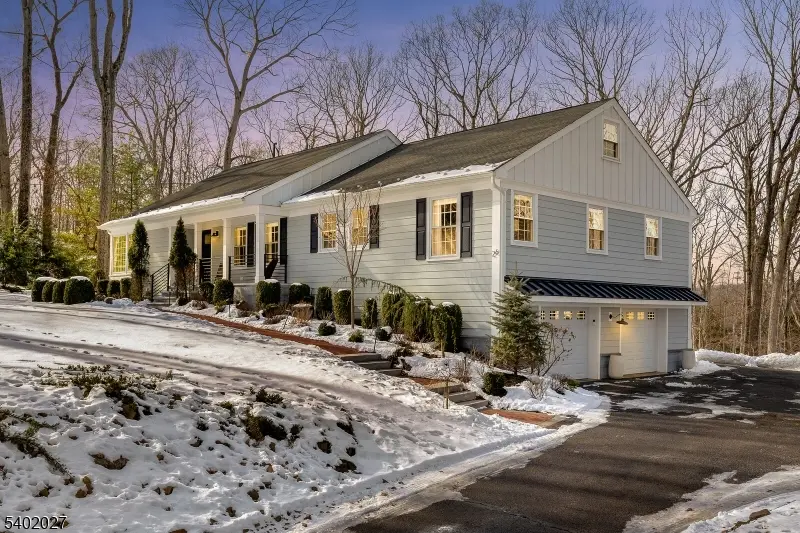 26 Robin Glen Rd, Watchung Boro, NJ 07069