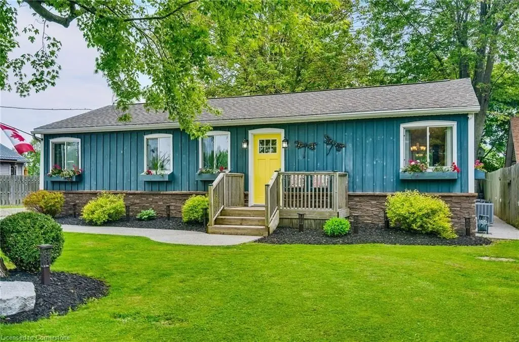 8 Beach RD, Haldimand, ON N0A 1K0