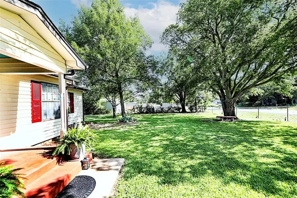 1561 Fm 1816, Bowie, TX 76230