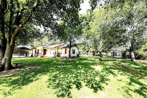 1561 Fm 1816, Bowie, TX 76230