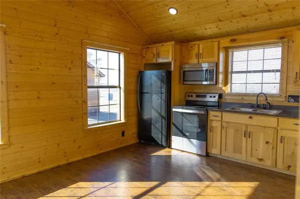 2820 US Highway 380, Decatur, TX 76234