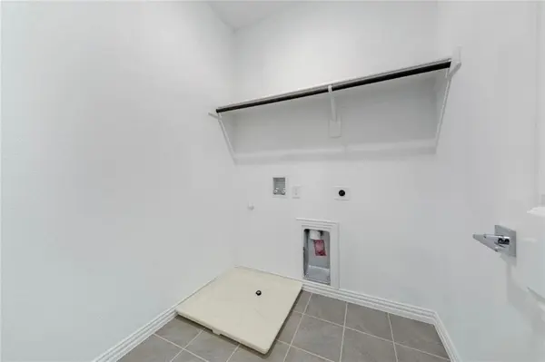 9920 Hennings Street, Irving, TX 75063