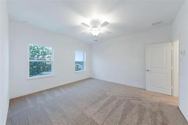 9920 Hennings Street, Irving, TX 75063