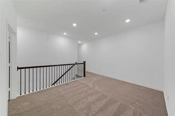 9920 Hennings Street, Irving, TX 75063