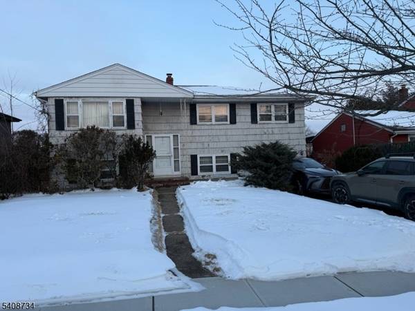 61 Homestead St, Clifton City, NJ 07013