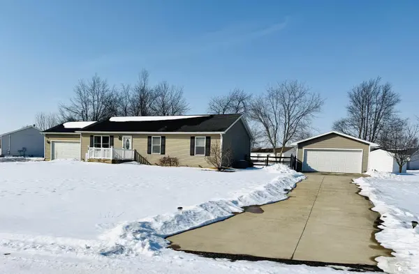1826 Oak Leaf DR, Adrian Twp, MI 49221