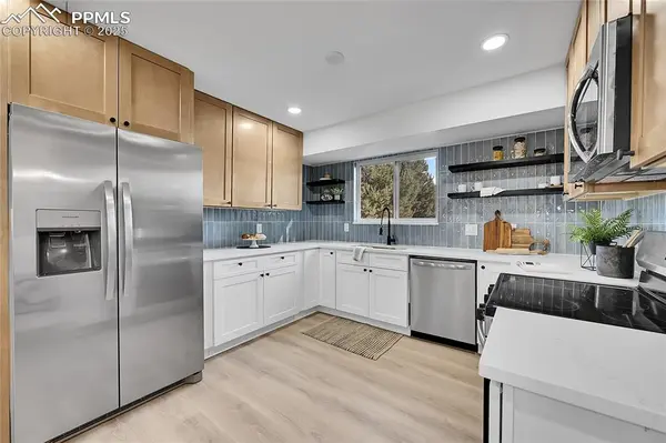 28 Pennwood LN, Pueblo, CO 81005