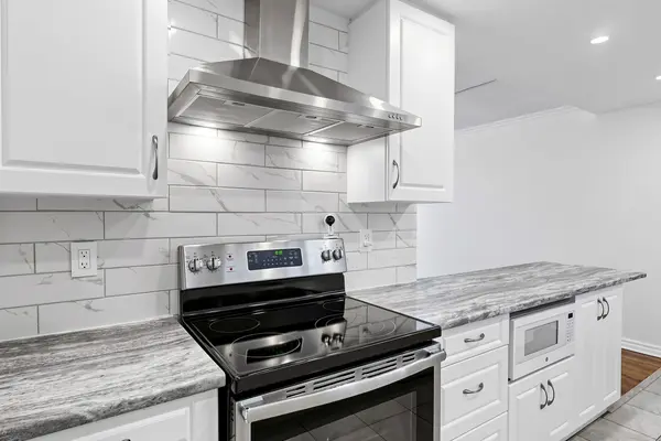 1535 Diefenbaker CT #109, Pickering, ON L1V 3W2