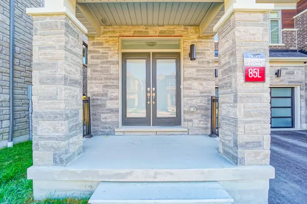 1033 Pisces TRL, Pickering, ON L1X 0P7