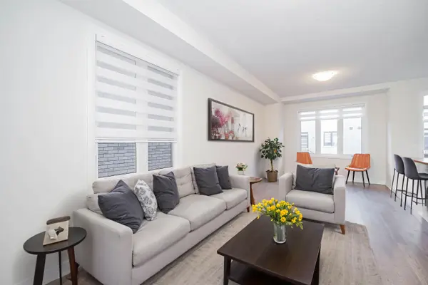 1033 Pisces TRL, Pickering, ON L1X 0P7