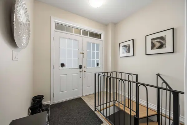 19 Shelbourne DR, Vaughan, ON L4H 0K6