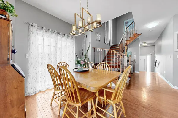 19 Waterlily TRL, King, ON L0G 1T0