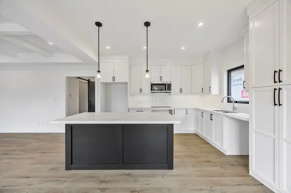 120 Brandon AVE, Severn, ON L0K 1E0