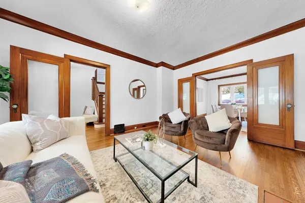 317 Runnymede RD, Toronto W02, ON M6S 2Y5