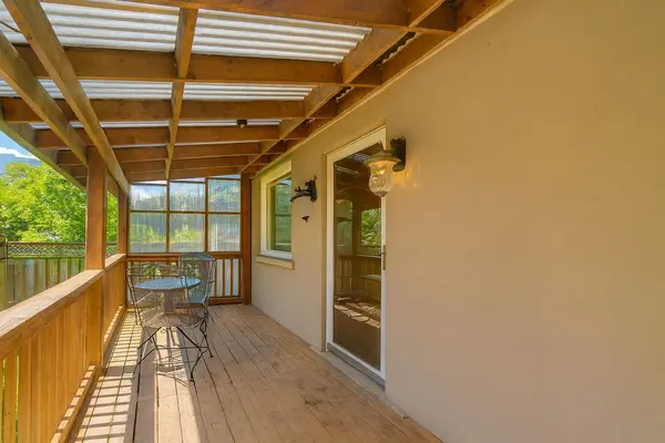 1331 St. James AVE, Mississauga, ON L5E 1J3