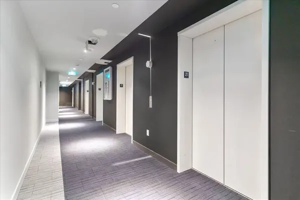 3900 Confederation Pkwy #2113, Mississauga, ON L5B 0M3