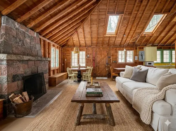 1005 Deacons TRL, Algonquin Highlands, ON K0M 1J2