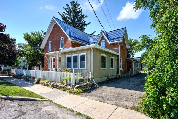 6 Spring ST, Westport, ON K0G 1X0