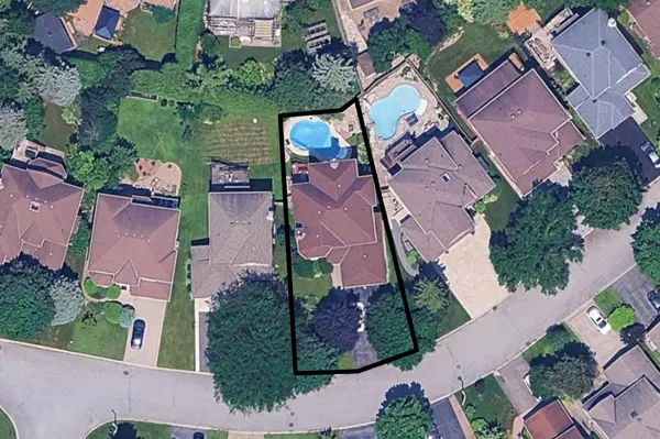 76 Hansen AVE, Kanata, ON K2K 2L7