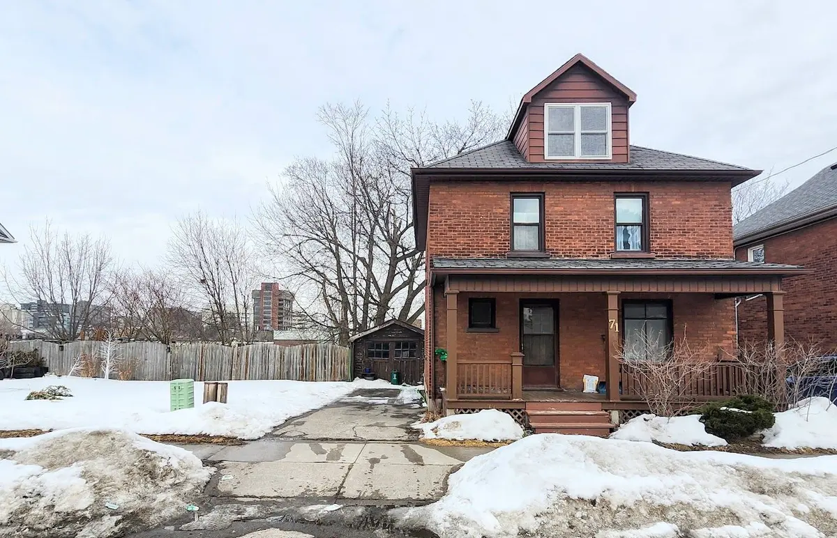 71 Nassau ST, Oshawa, ON L1J 4A3