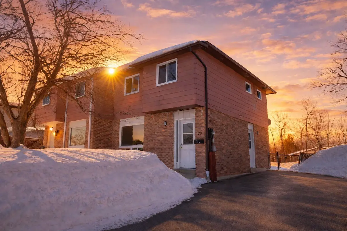 79 Christie CRES, Barrie, ON L4N 4V2