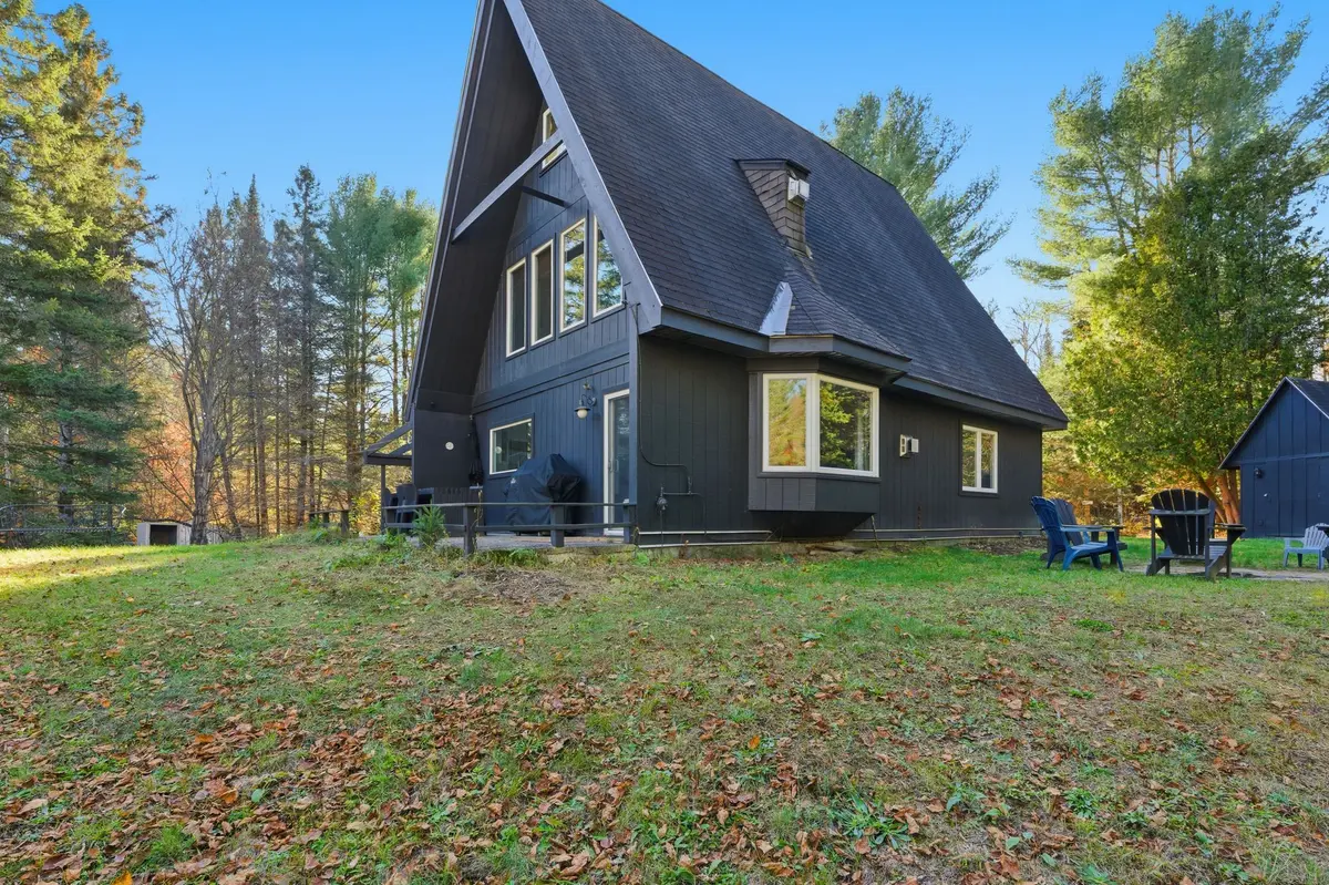 39 Groeger RD, Huntsville, ON P1H 2J4