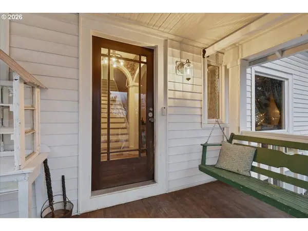 2207 SW 6TH AVE, Camas, WA 98607