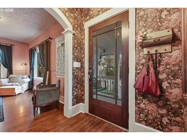 2207 SW 6TH AVE, Camas, WA 98607