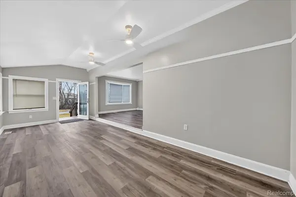 44003 Tyler RD, Van Buren Charter Township, MI 48111