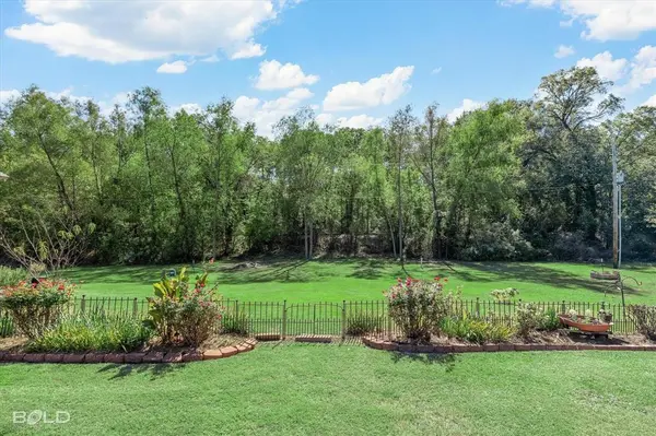 519 Dogwood South Lane, Haughton, LA 71037